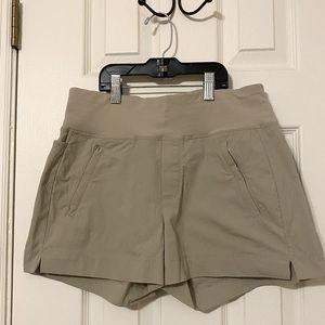 Athleta Trekkie North Short